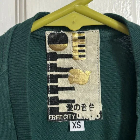 Free City T Shirt Green XS Bird Black Yellow Life Nature Love Color and Sound - Picture 4 of 6